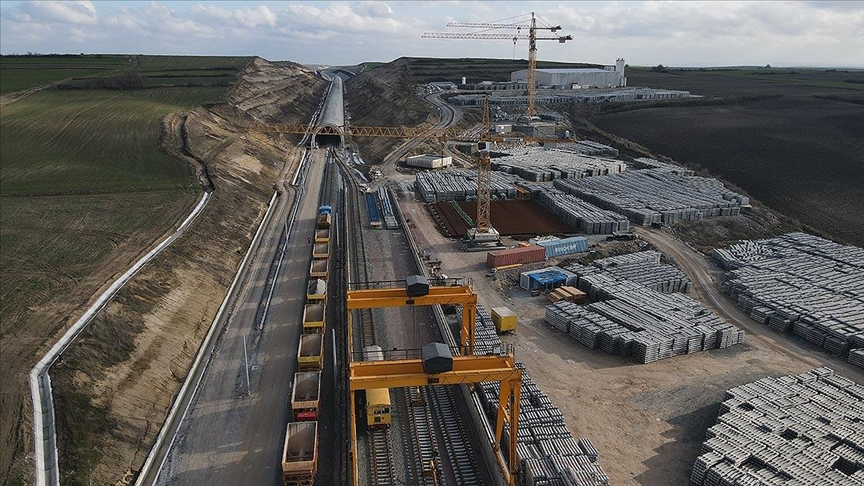 Damperli araçlar saha nakliye operasyonu